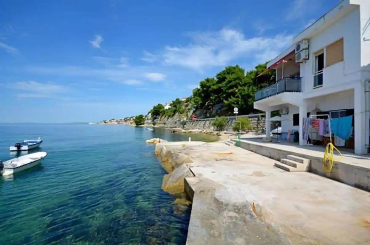 Apartment Gajine *